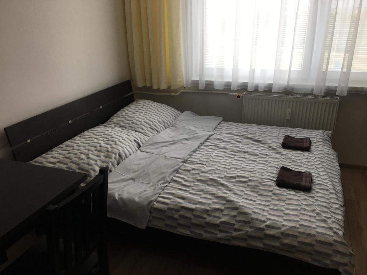 Lovely Studio Apartment Nové Zámky Buitenkant foto